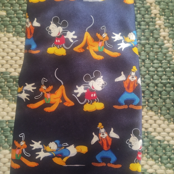 Mickey Unlimited Men's Tie 100% Silk Hand Made Disney Mickey Mouse BLUE - Picture 6 of 6
